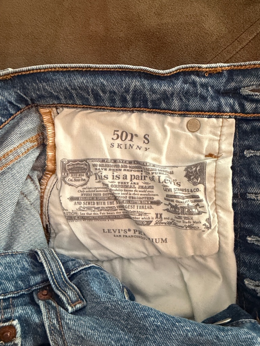 Levi's 501s skinny Jeans in Light Blue Wash - Picture 4 of 12